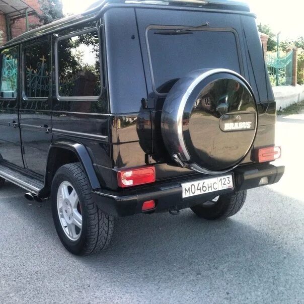 G class 2022 запаска. Колпак запаски на гелендваген. Мерседес g63 без запаски. G class 2022 запаска. Запаска гелика.