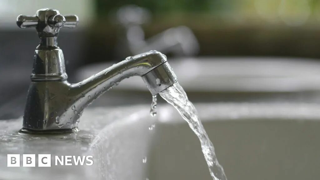 Включи воду на 50. Включить воду. Питьевое водоснабжение. Zam zam water. Питьевая вода.