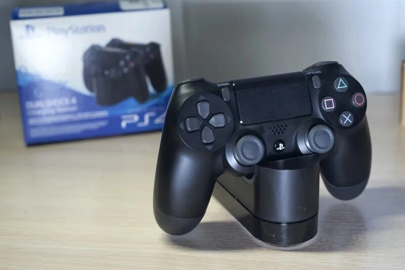 Зарядное dualshock 4. Зарядная станция для dualshock 4. док станция для дуалшок 4. зарядка для джойстиков ps4. док станция для джойстиков ps4.