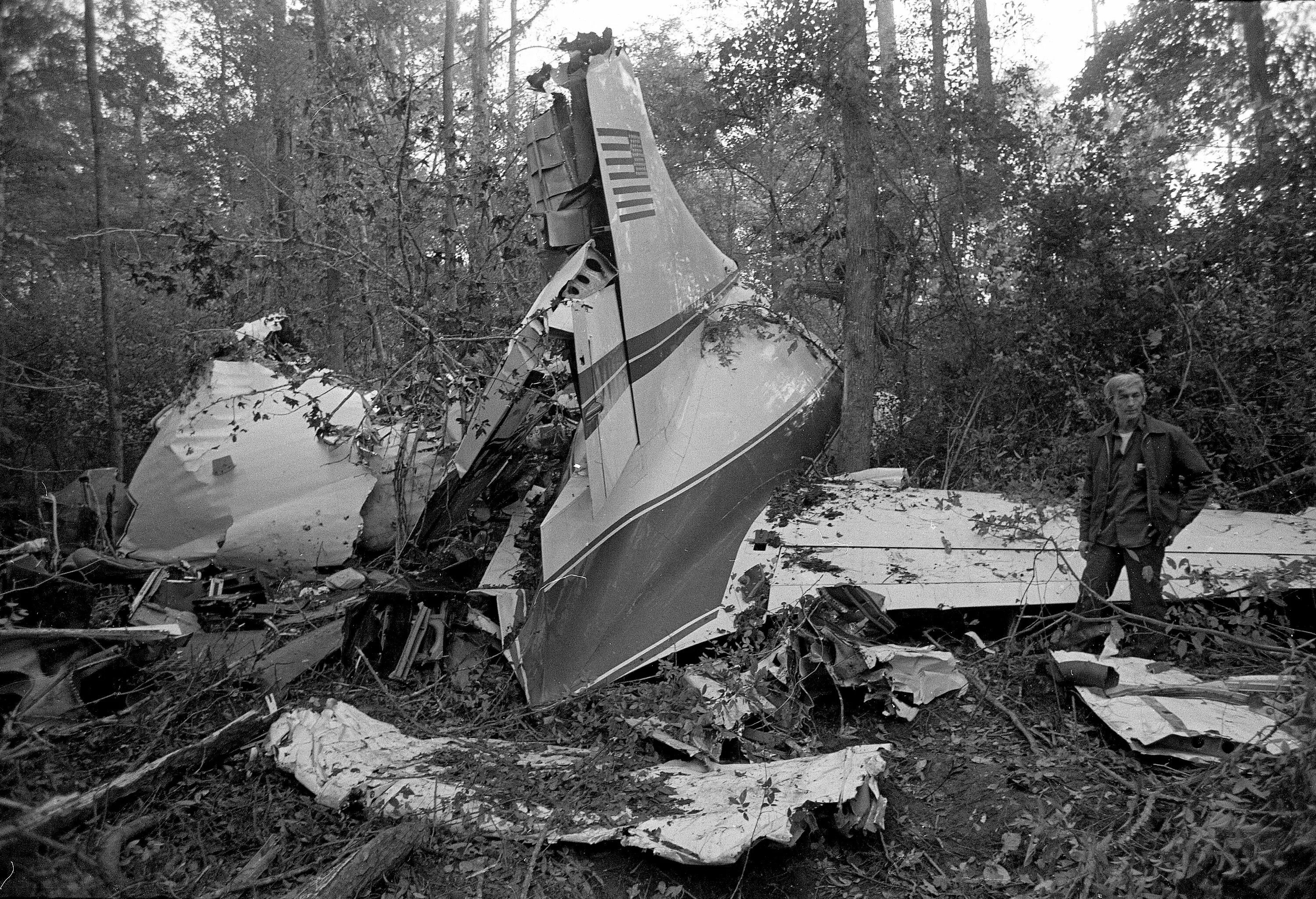 Авиакатастрофа в Светлогорске в 1972. Lynyrd Skynyrd крушение самолета. Катастрофа Convair CV-300. АН 24 1972 катастрофа. Авиакатастрофы песни