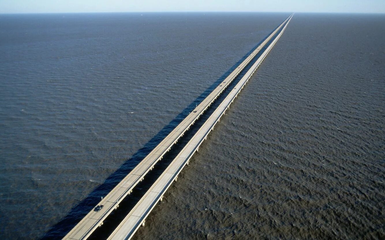 Мост Pontchartrain Causeway. Мост-дамба через озеро Пончартрейн (США). Озеро Пончартрейн Луизиана. Мост-дамба через озеро Пончартрейн.