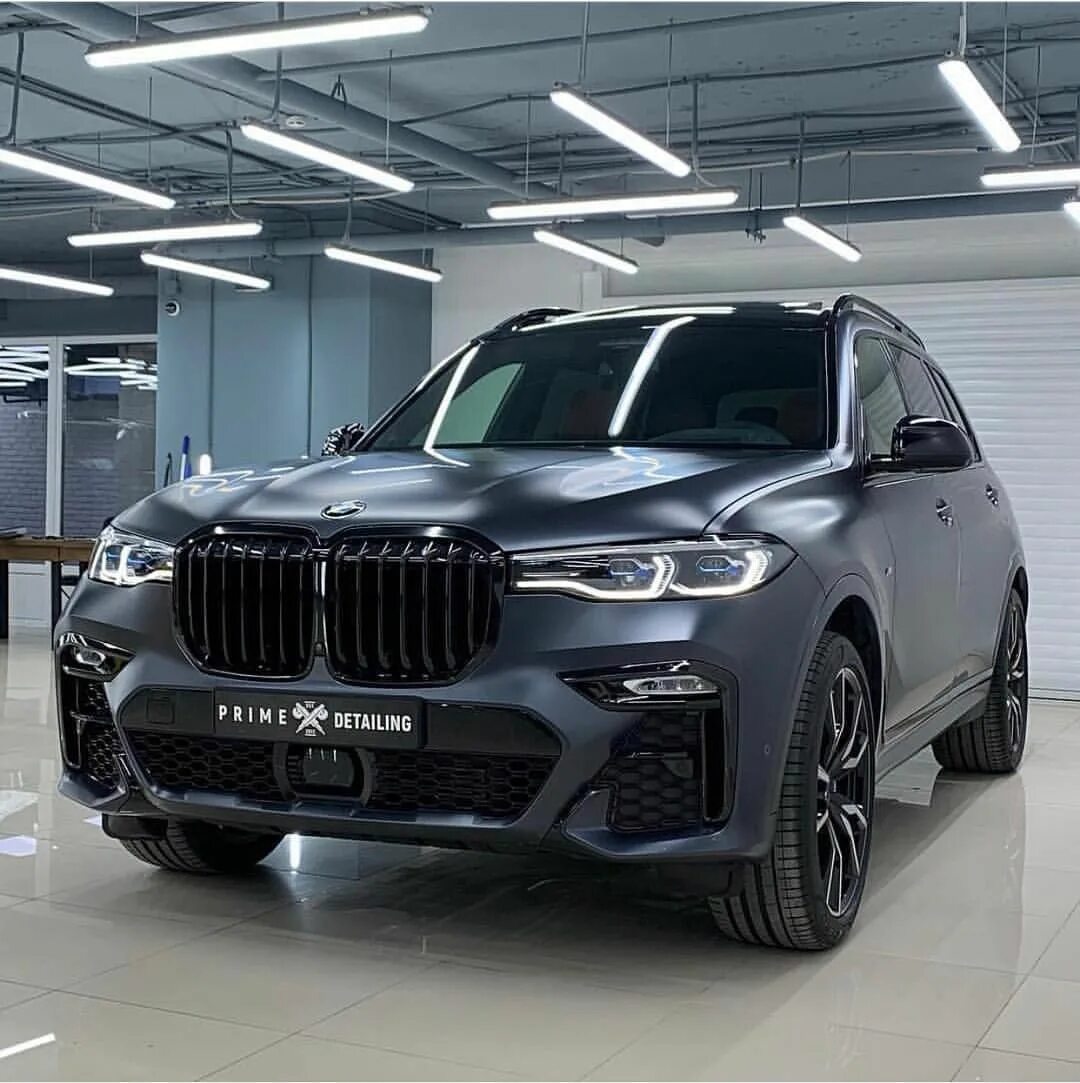 Семь икс семь. БМВ x7 m50i. БМВ Икс 7. Новый BMW x7. BMW x7 m Performance.