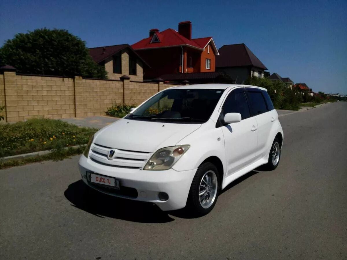 Es ist kalt стих на немецком. Toyota ist i 2001 – 2005. Toyota ist, 2005 год. Тойота ист хэтчбек 2003. Тойота ист белая.