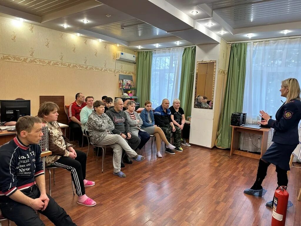 Дом престарелых в селе нагутском. Новотроицкий пни интернат фото. Дома престарелых в ставропольском крае. Психоневрологический интернат. Дом престарелых александровское ставропольский край.