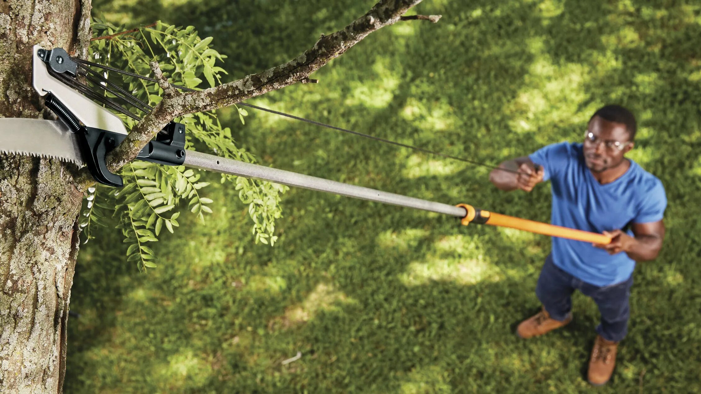 Игры пили дерево. Ножовка для высотореза Фискарс. Tree Pruner. Pole saw. Пила раздвижная Фискарс.