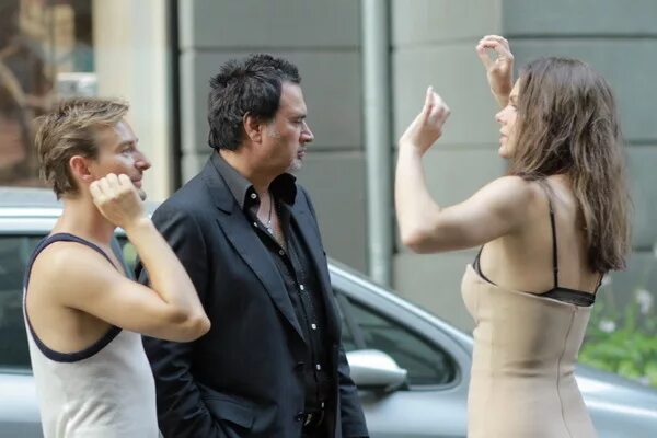 лиза боярская в клипе меладзе. валерий меладзе и лиза боярская. небеса меладзе клип. валерий меладзе и лиза боярская. лиза боярская в клипе небеса.