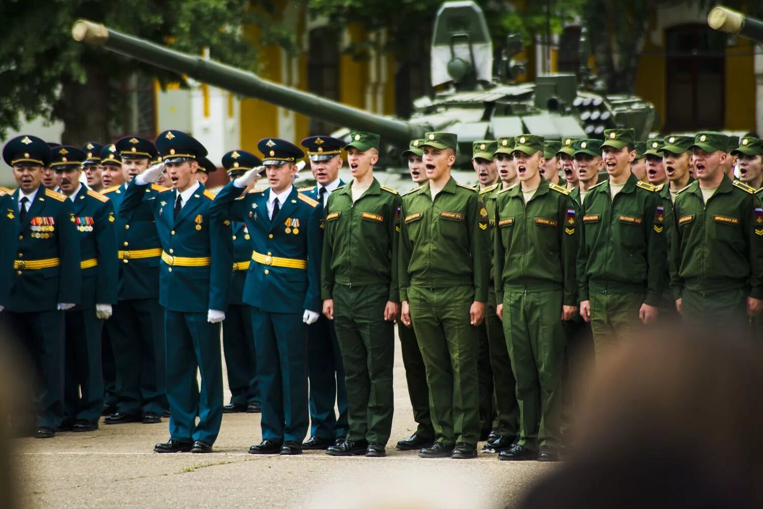 Танковое училище в россии. Курсанты танкового училища Казань. Казанское танковое военное училище. Курсанты Казанского танкового училища. Казанский военный институт танковых войск.