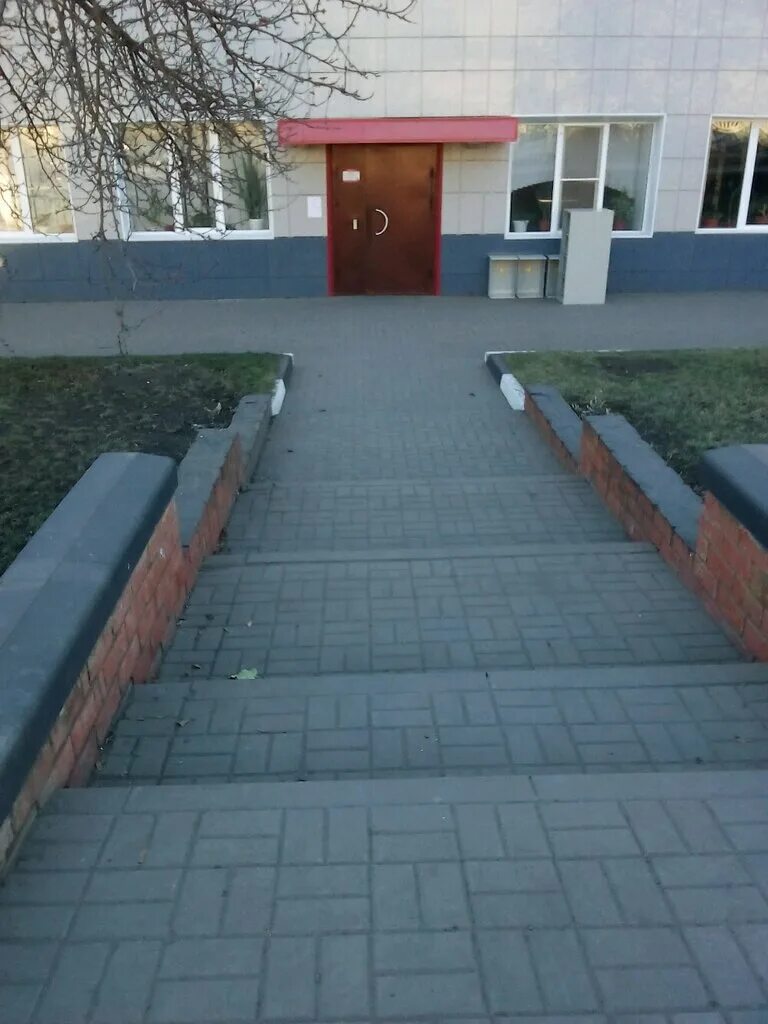 Город алексеевка ул некрасова 106/2. 2 заводская строитель. Глухово мираторг. Строитель. Белгородэнерго фото здание.