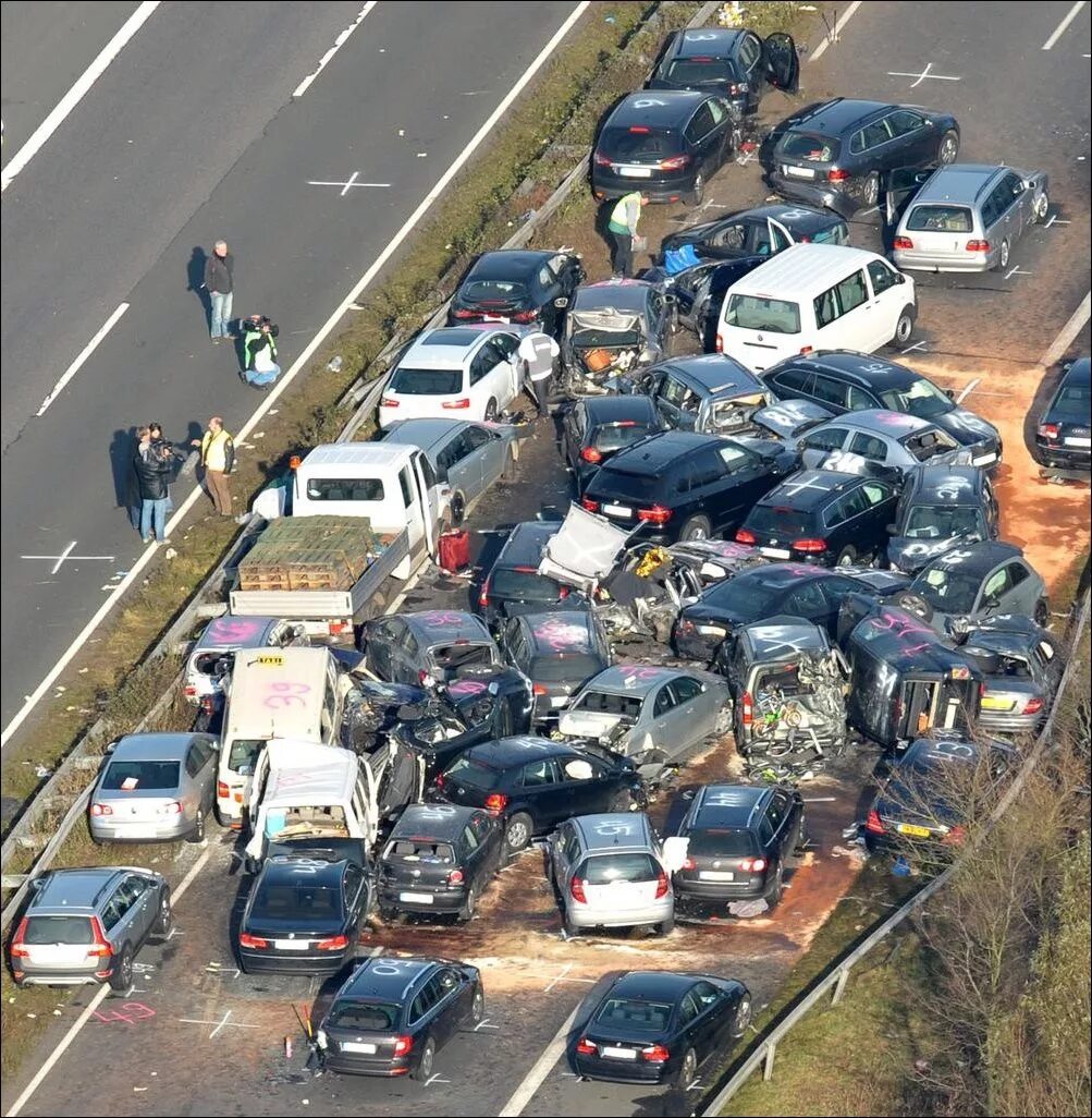 Крупные автомобильные катастрофы. Аварии были какие нибудь. Автомобиль после дтп. Авария феррари санкт петербург. Аварии были какие нибудь.
