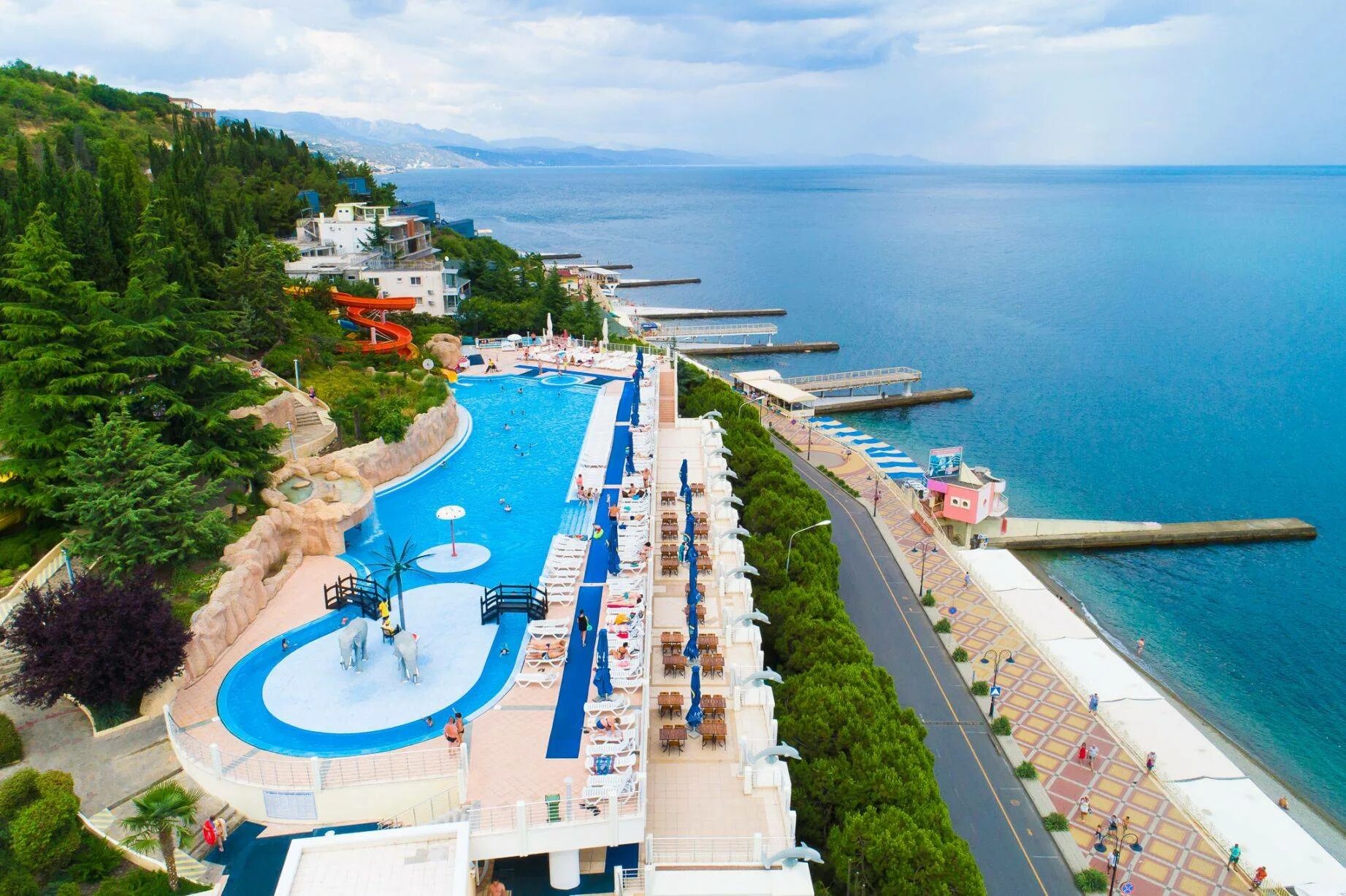 Аквапарк Миндальная роща Алушта. Комплекс «Миндальная роща» (Алушта). Отель морской Алушта Миндальная роща. Крым путевки 2023