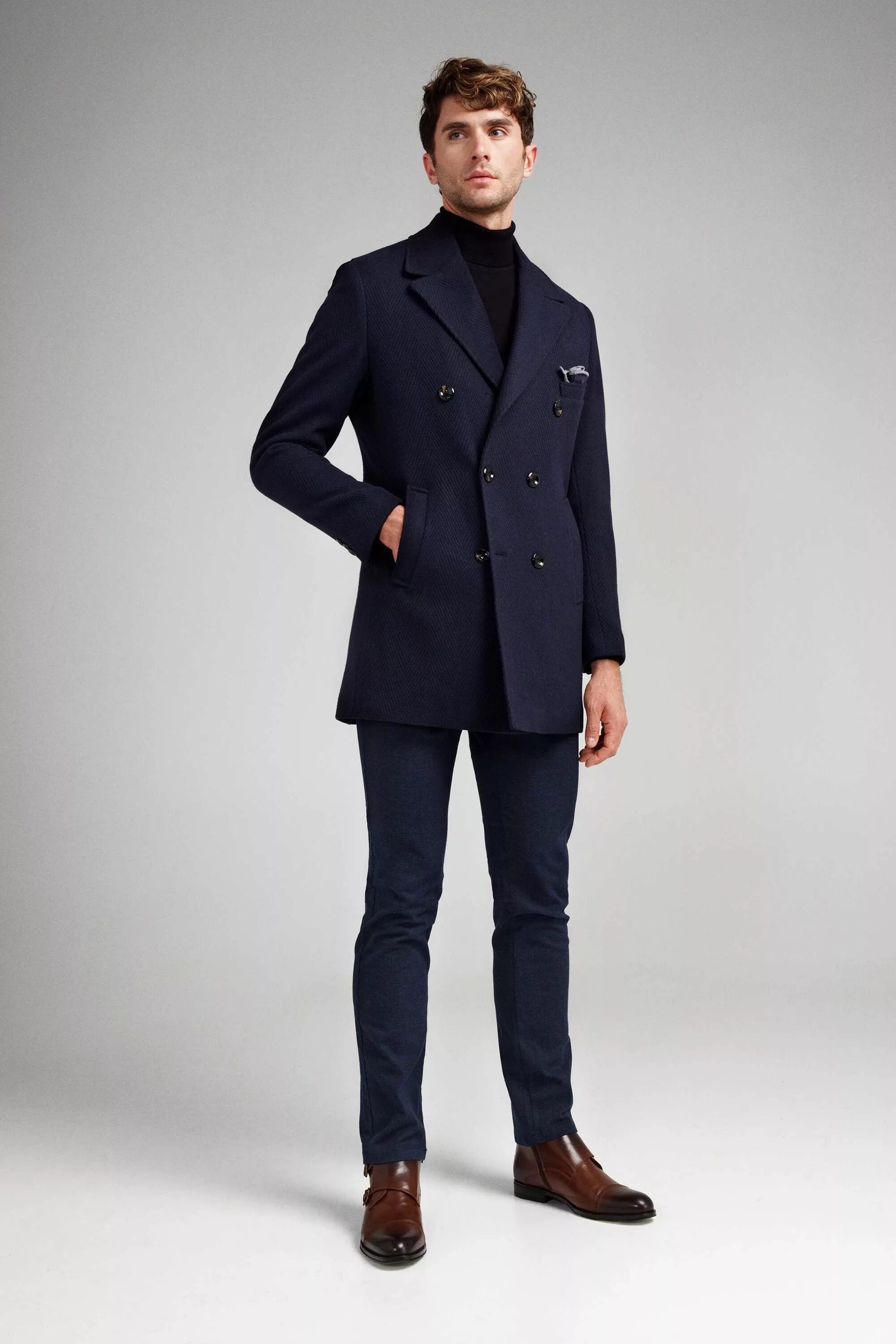 Двубортное пальто мужское. Пальто мужское приталенное. Синее пальто мужское. Темно синее пальто мужское.