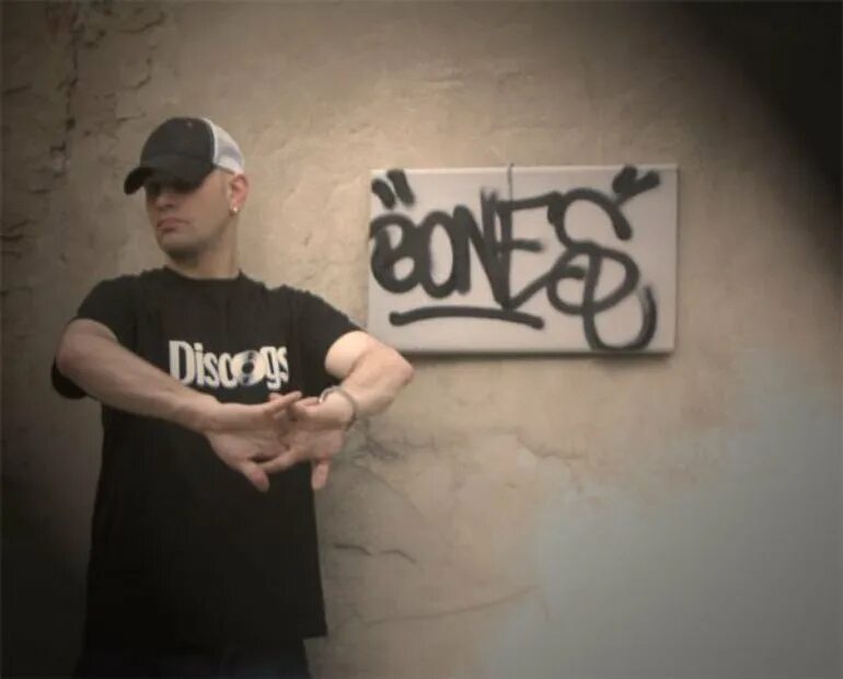 Frankie Bones. Bones афиша концертов. Фото в стиле Bones. Содиум бонс. Bones звонок