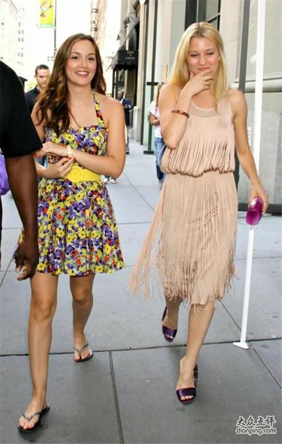 Лейтон мистер и блейк. Блейк лайвли и лейтон мистер. blake lively and leighton meester. блейк лайвли и ее дети. мистер лейтон и блейк лайвли сейчас.