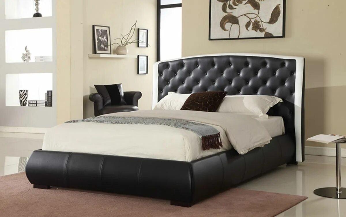 Кровати темного цвета. Кровать Baldwin Lounge Corner Upholstered Bed 220. Черная кровать. Кровать с черным кантом. Ассиметричная мягкая кровать.