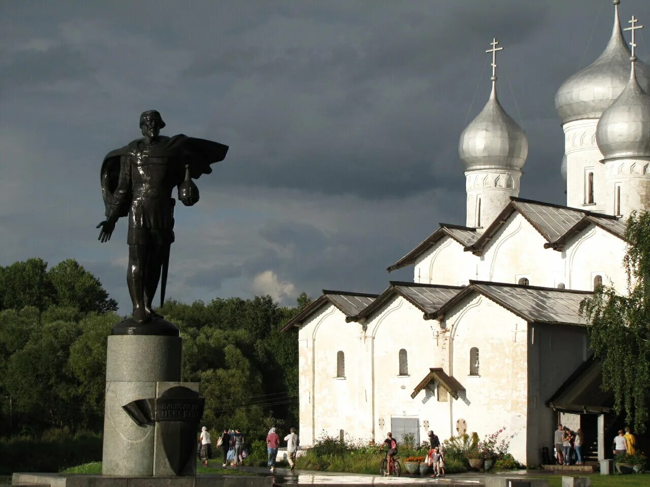 Достопримечательности новгорода за 1 день. Исторические памятники Великого Новгорода Великий Новгород. Александро Невская Новгород Великий.