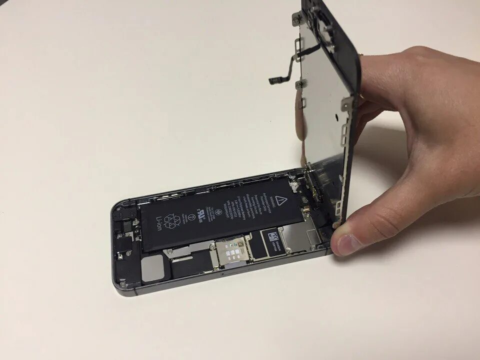 Iphone 5s шлейф тачскрина. Шлейф экрана айфон. Сенсор айфон 5s. Резистивный тачскрин. Не работает сенсор экрана на телефоне