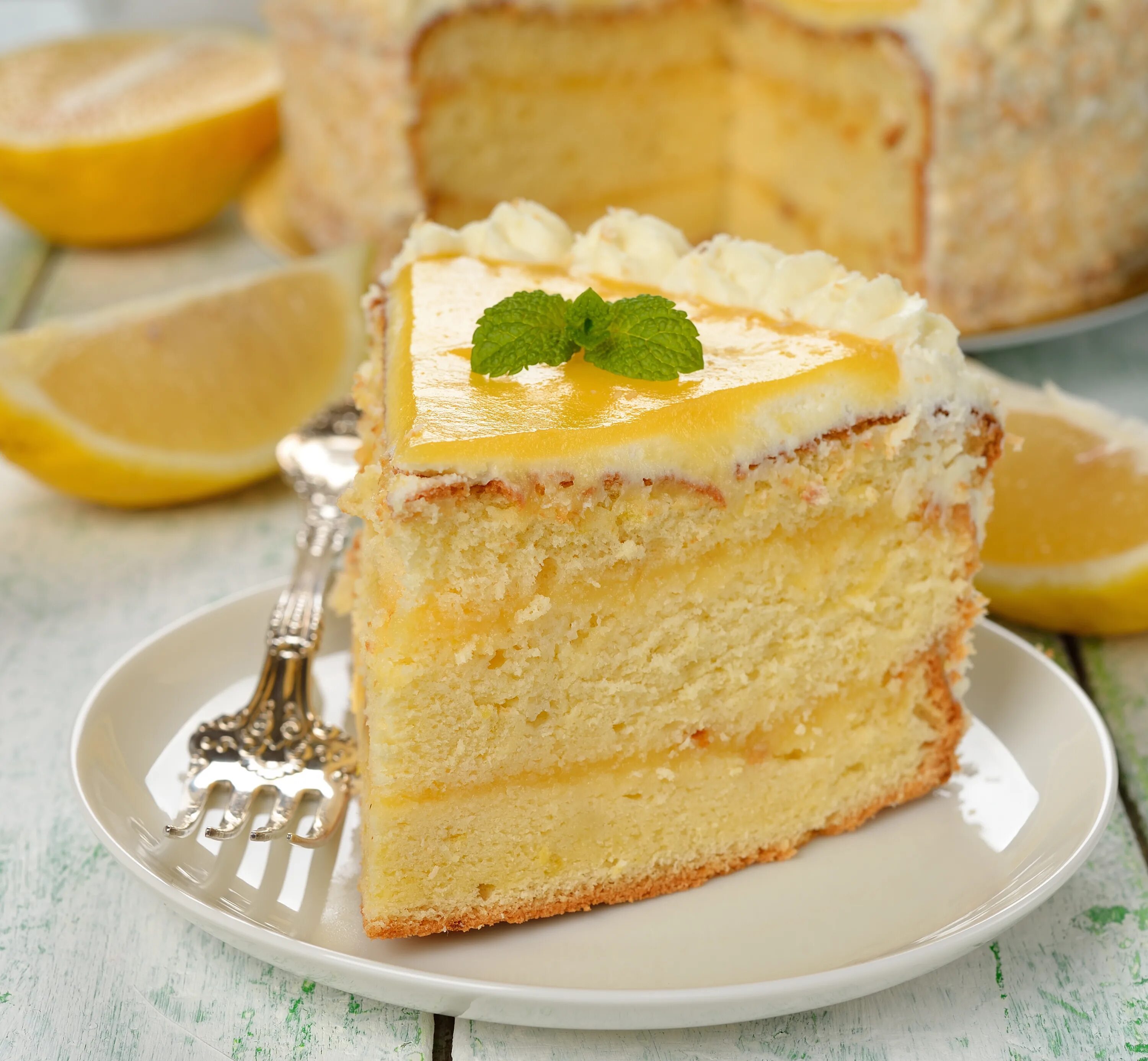 Лимонник торт. Торт с лимоном. Украшение лимонного торта. Лимонный бисквит для торта. Торт с цедрой