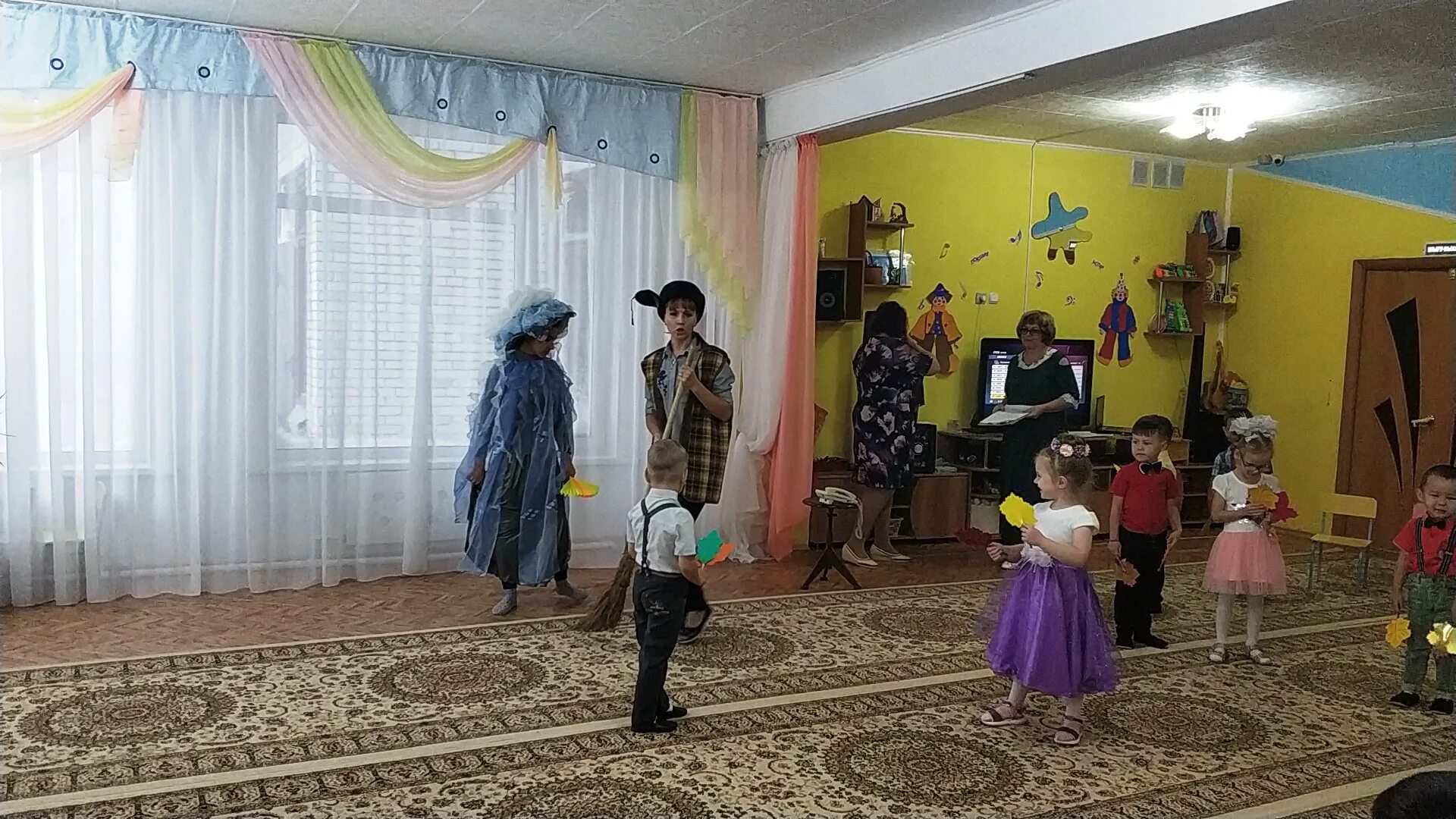 Дракон на утреннике в детском саду. Дракон на утреннике в детском саду
