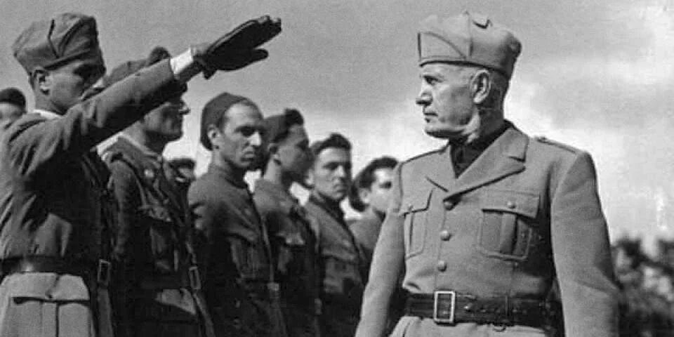 Так называли диктатора муссолини 4. Армия муссолини итальянская. итальянская армия бенито муссолини. бенито муссолини в армии. витторио муссолини фашисты италии.