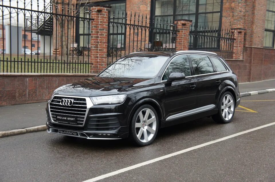 Купить ауди q7 в москве. Audi q7 2017. Audi q7 2021. Audi q7 2021 Black. Audi q7 II.