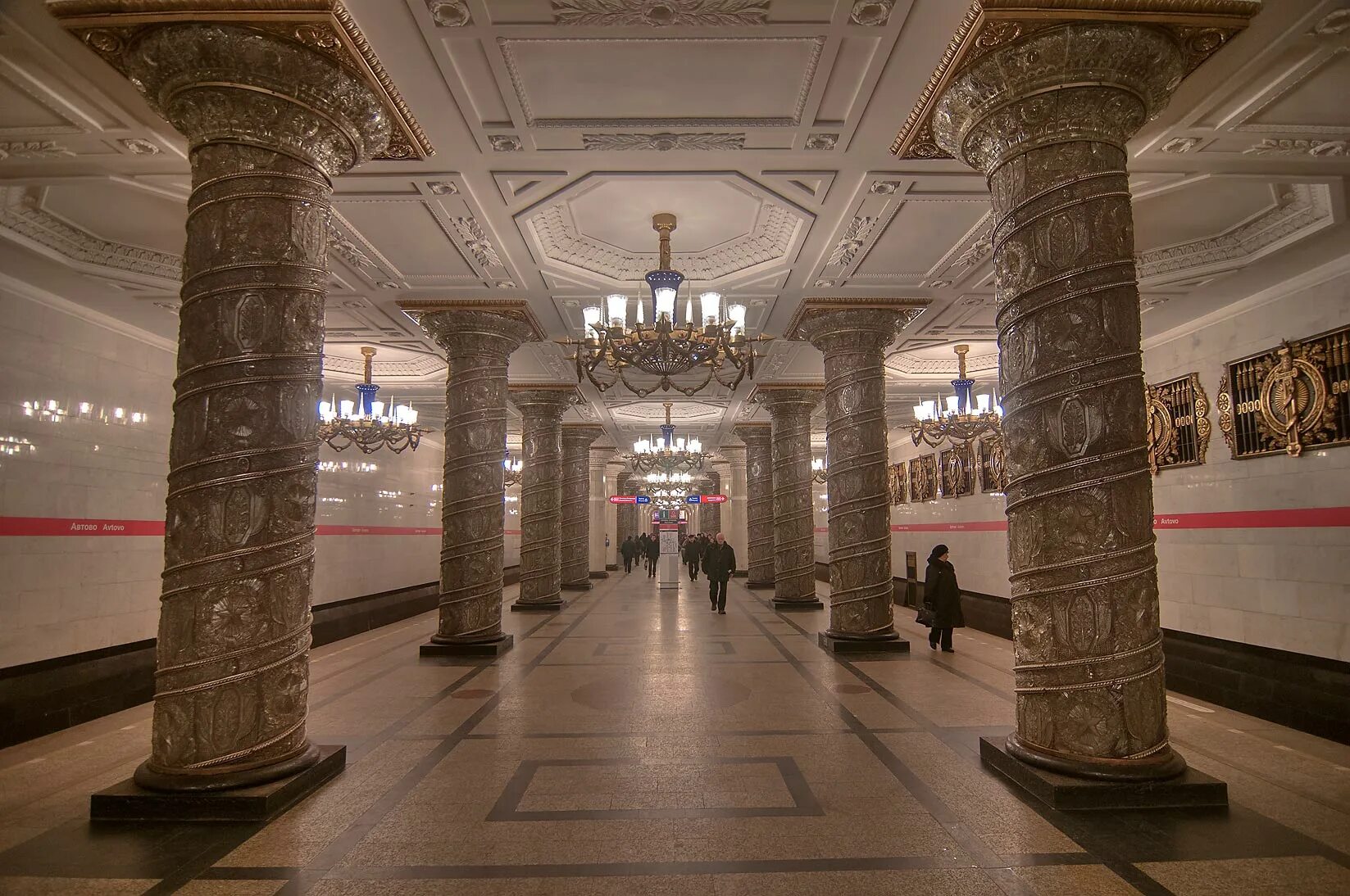 Автово где находится. Метро автово санкт-петербург. автово станция метро. подземный храм автово. подземный храм спб автово.