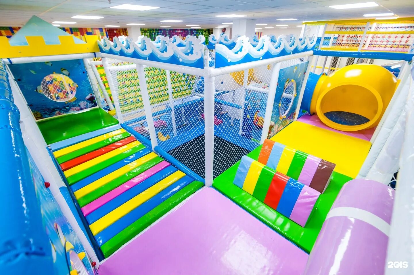 Лайнер красноярск детский центр. Лайнер красноярск детский центр. Лайнер детский развлекательный центр красноярск. Детский центр красноярск в авиаторе. Развлекательный комплекс лайнер красноярск.