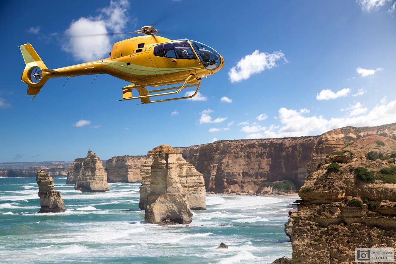 Fly holidays. Вертолёты Австралии. Фотообои вертолет над морем. Фотообои вертолет. Фото вертолеты Австралии.