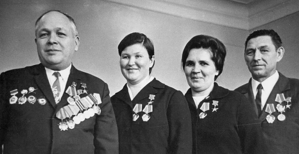 Звезда героя социалистического труда ссср. Герой соц труда ссср. Медаль золотая звезда героя соц труда. Золотая звезда героя социалистического труда. Золотая звезда героя социалистического труда.