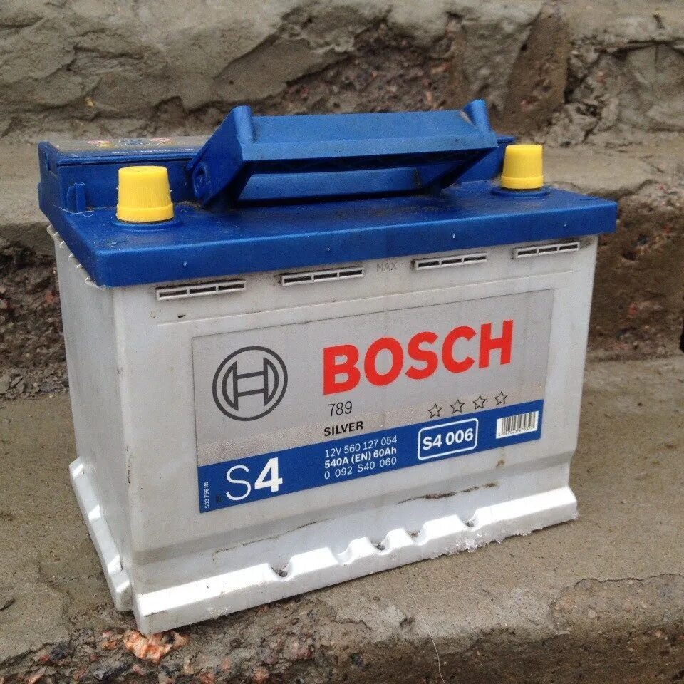 Б у аккумуляторы спб. Аккумулятор Bosch s4 (006). Bosch s4 006 (0 092 s40 060). Бош аккумуляторы автомобильные 65амре. AGM аккумулятор Bosch s4 60ah.