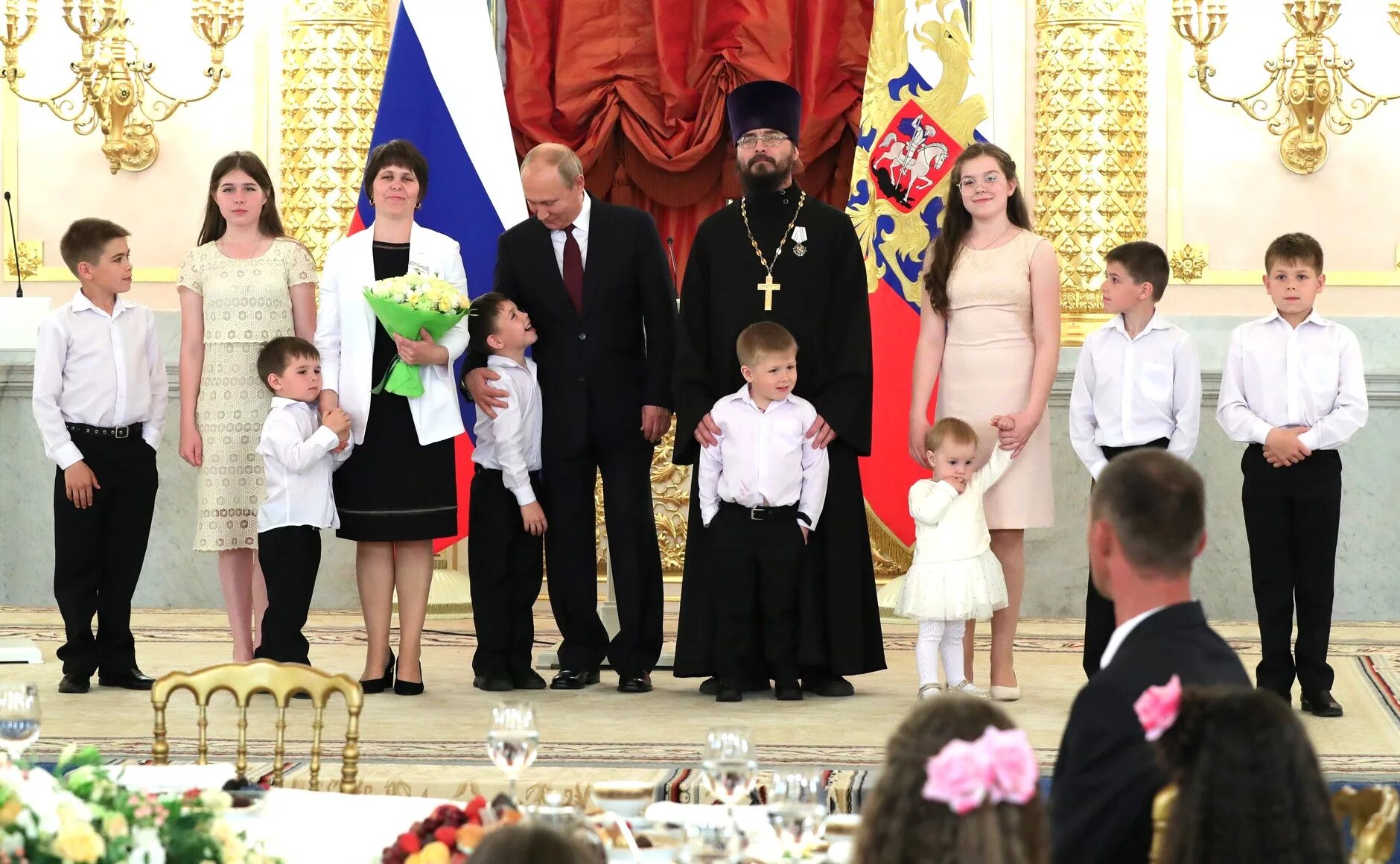 Награждение родительская слава. Орден родительская Слава Кремлин. Орден родительская Слава награждение. Семья президента Путина 2021.