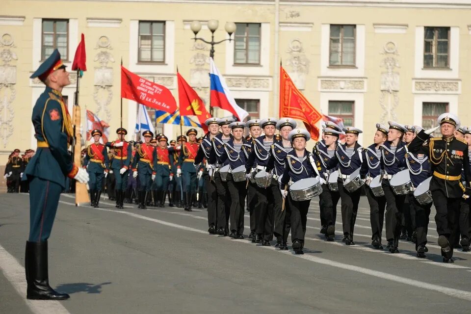 Парад Победы СПБ 2020. Парад на Дворцовой площади 9 мая. Парад на Дворцовой площади 2020. Парад на Дворцовой площади 2005 год. 19 мая спб