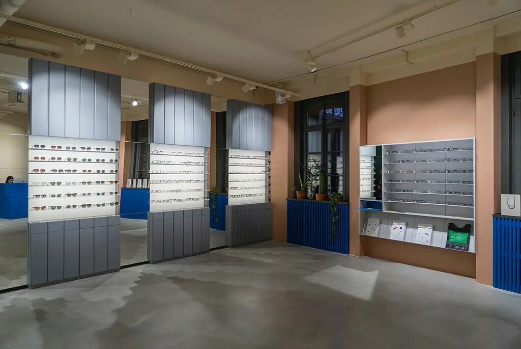 S10e спб. отель station 10. лебедка запасного колеса 090. S10e спб. S10e спб.