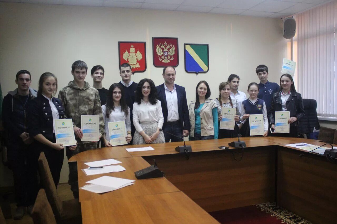 Сайт туапсинского городского суда. Туапсинский район Небугское поселение глава. Районная администрация Туапсе. Туапсе работники администрации. Администрация Туапсинского района.