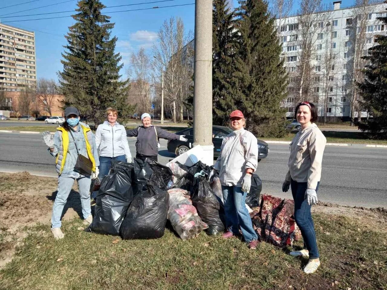 Какие новости сегодня в городе. Тольятти чистый город. Администрация Тольятти Кузахметов. Подростки на субботнике.