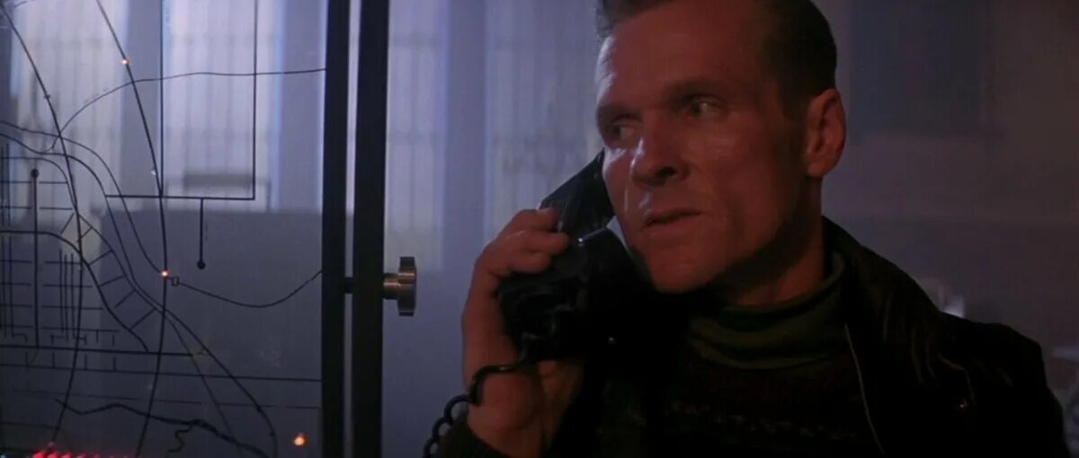 крепкий орешек 2 уиллис. крепкий орешек 2 в каком году вышел. брюс уиллис крепкий орешек. брюс уиллис крепкий орешек 2. брюс уиллис крепкий орешек 2.