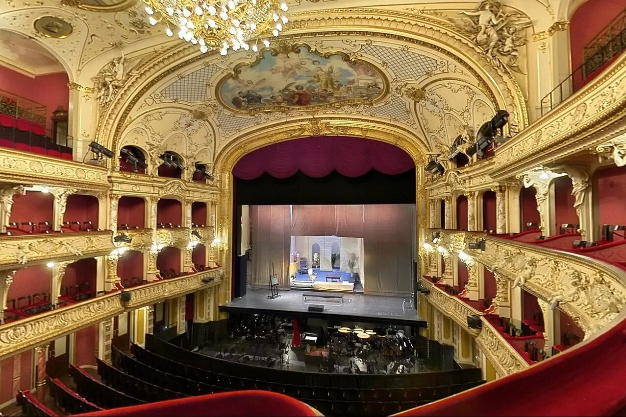 Xn opera nha