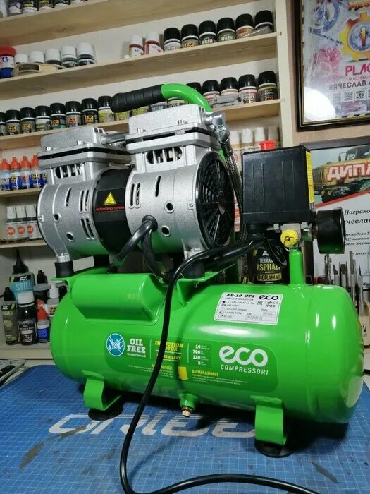 Компрессорное оборудование. Компрессор eco ae-10-of1. Компрессорный магазин. Компрессорный магазин. Фирменный компрессор в москве.