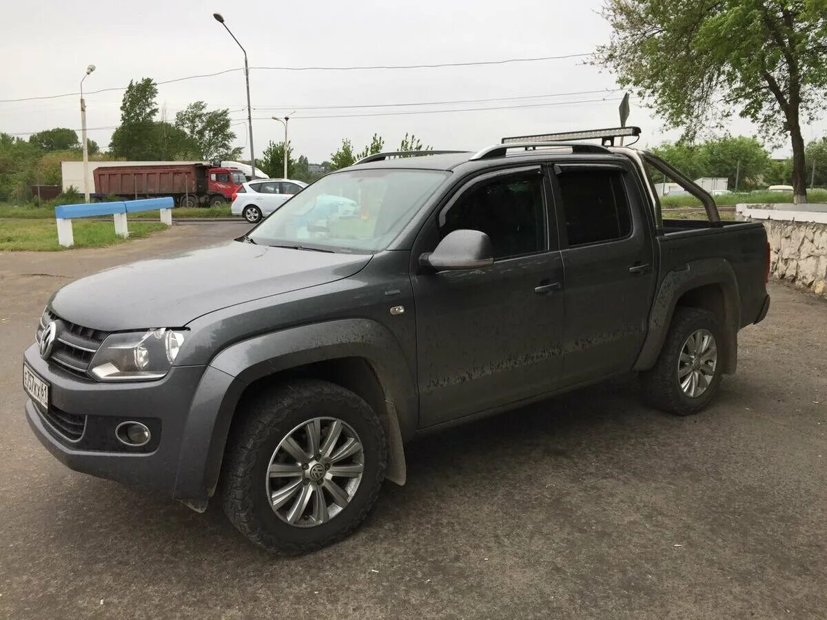 Купить амарок дизель. VW Amarok 2013. Фольксваген Амарок серый. Volkswagen Amarok 2 литра дизель. Амарок серый 2012.