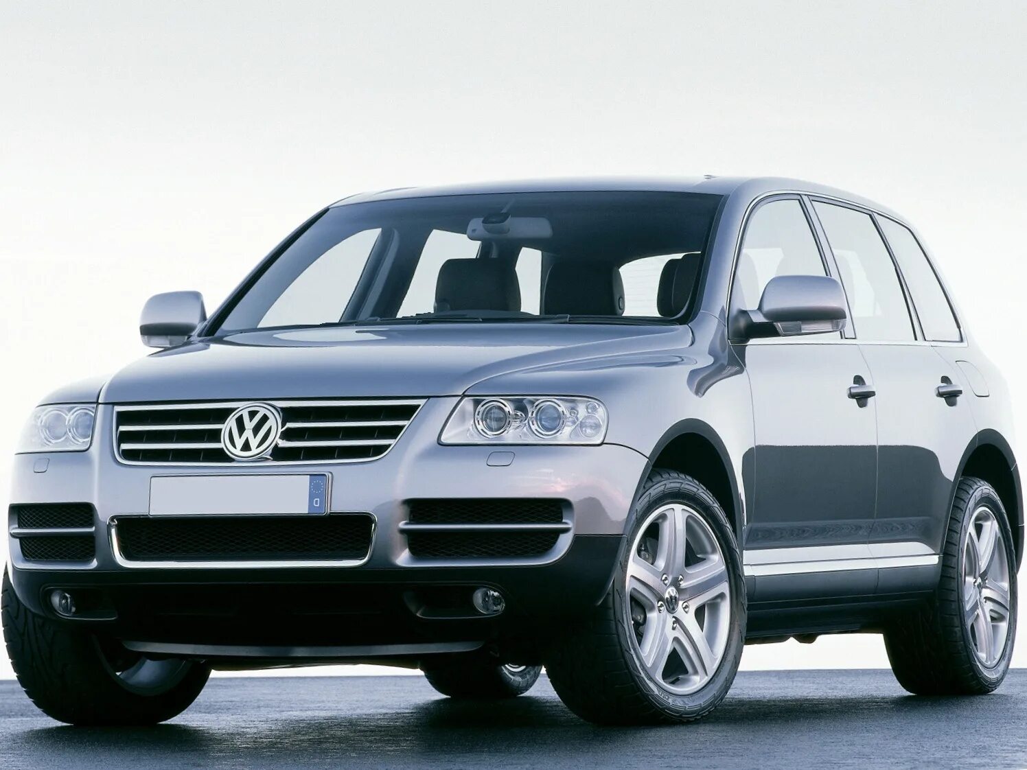 Volkswagen touareg 2002. VW Touareg 1. Фольксваген Туарег 1 поколения. Volkswagen Touareg 2002 года. Volkswagen Touareg 1 поколение 2002-2010.