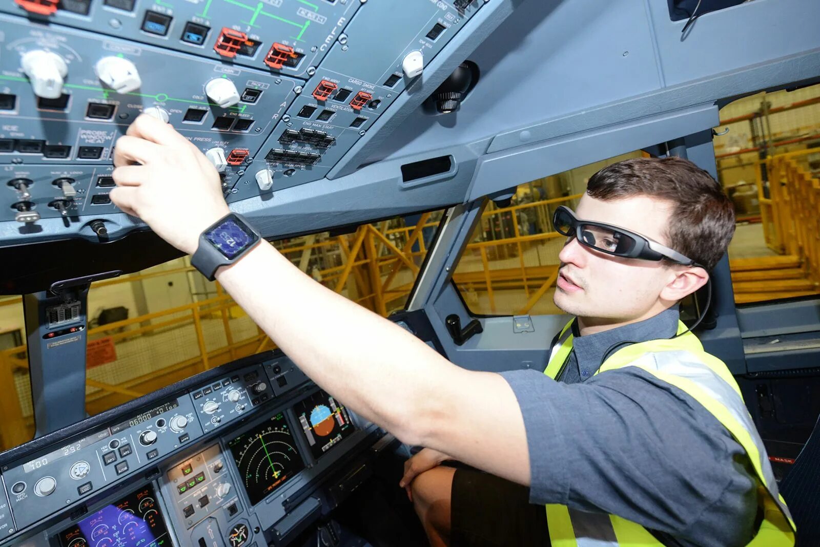 Авионика Авиатехник. Техническое обслуживание самолета. Инженер авиации. Техническая эксплуатация самолетов.