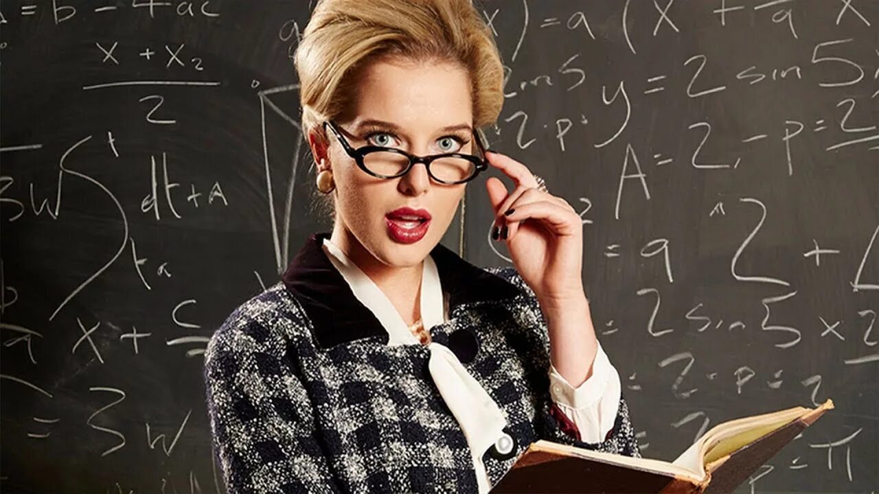 Топ 10 учителей. Учитель и ученик. Кэмерон диаз плохая училка. Раздача десяток учителями. Топ 10 учителей.