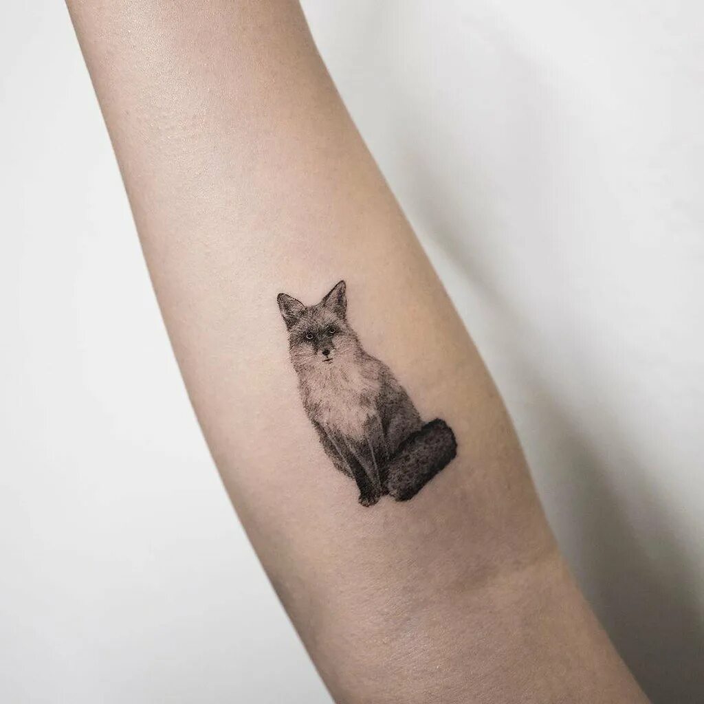 тату лиса на руке. тату лиса. тату лисы на руке. тату лисица на руке.