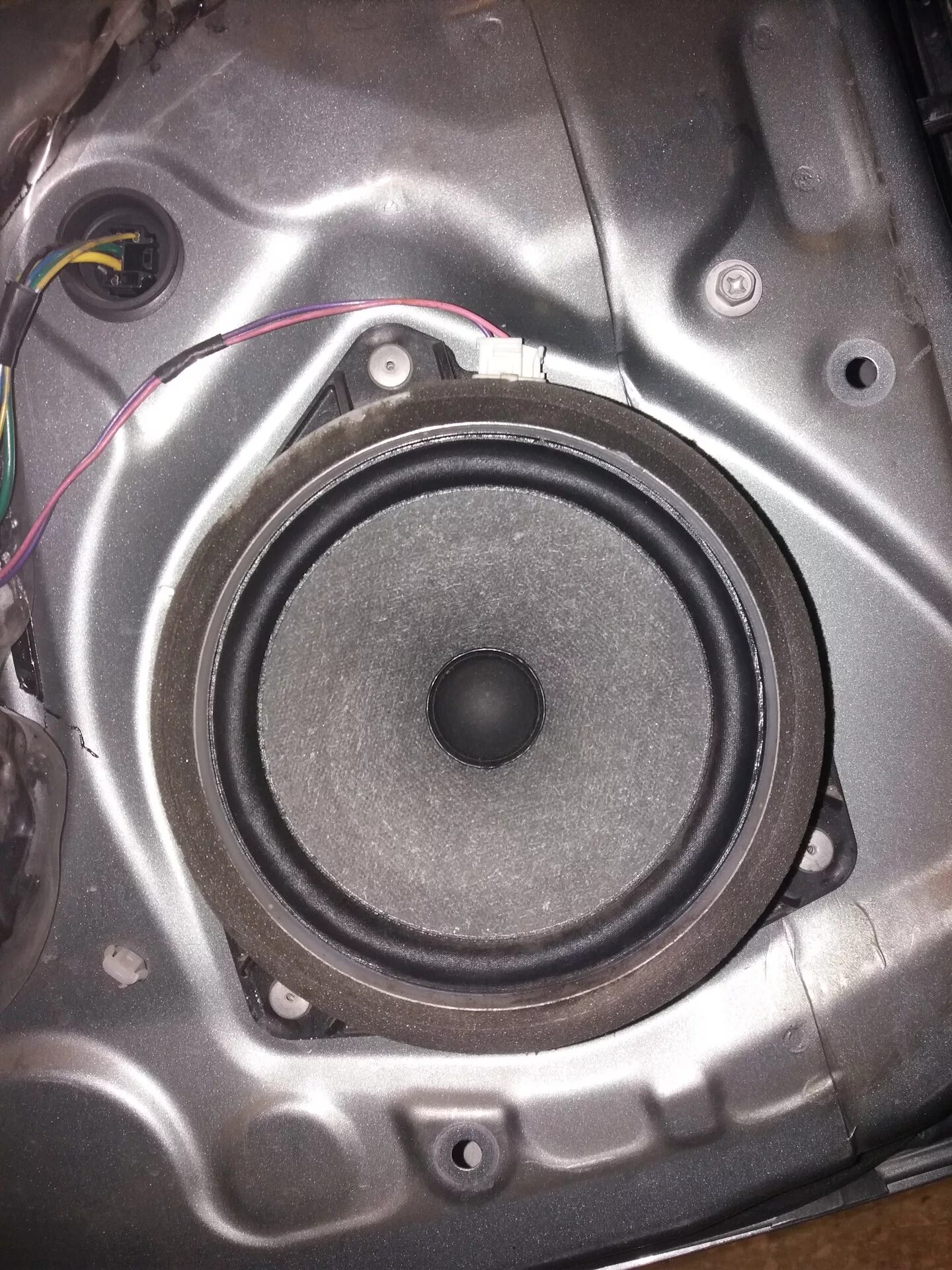 Колонки задние рав 4 2003. Штатные динамики раф4 2014. Размер динамиков рав4 1 поколение. Динамик на рав 4. Внутренний диаметр динамиков рав4 xa40.