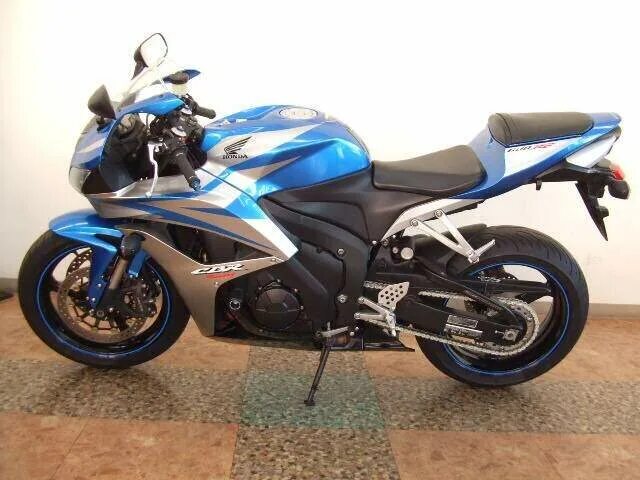 Cbr600f без abs 2012. Honda cbr600rr 2008. Honda cbr600rr. Хонда сбр - 600 кубов. Cbr 600 кубов.