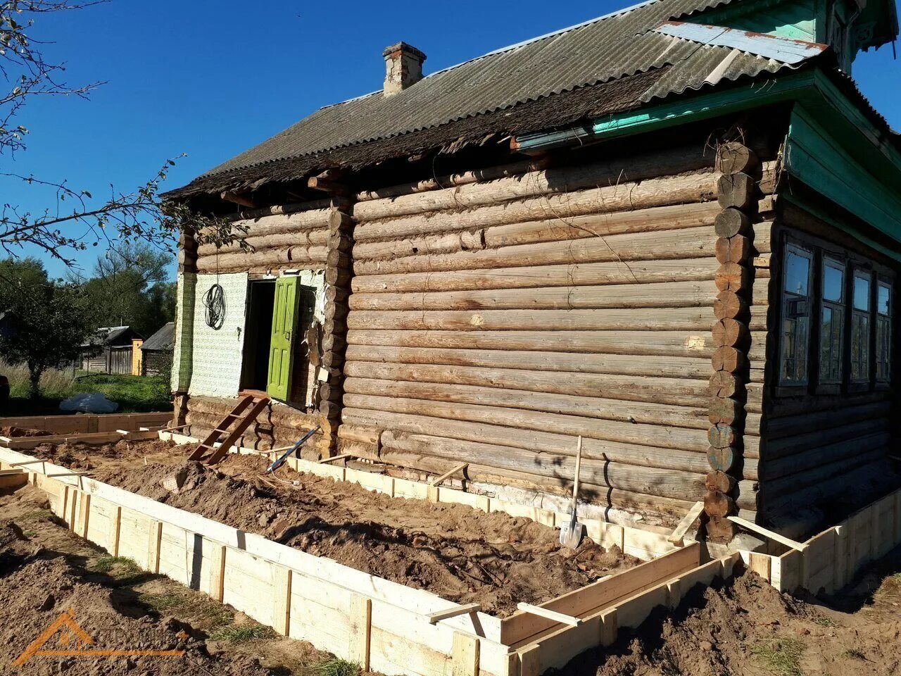 Реконструкция старого деревянного дома. Переделка старого деревенского дома. Старый деревянный дом. Реконструкция старых домов. Что делать со старым домам.