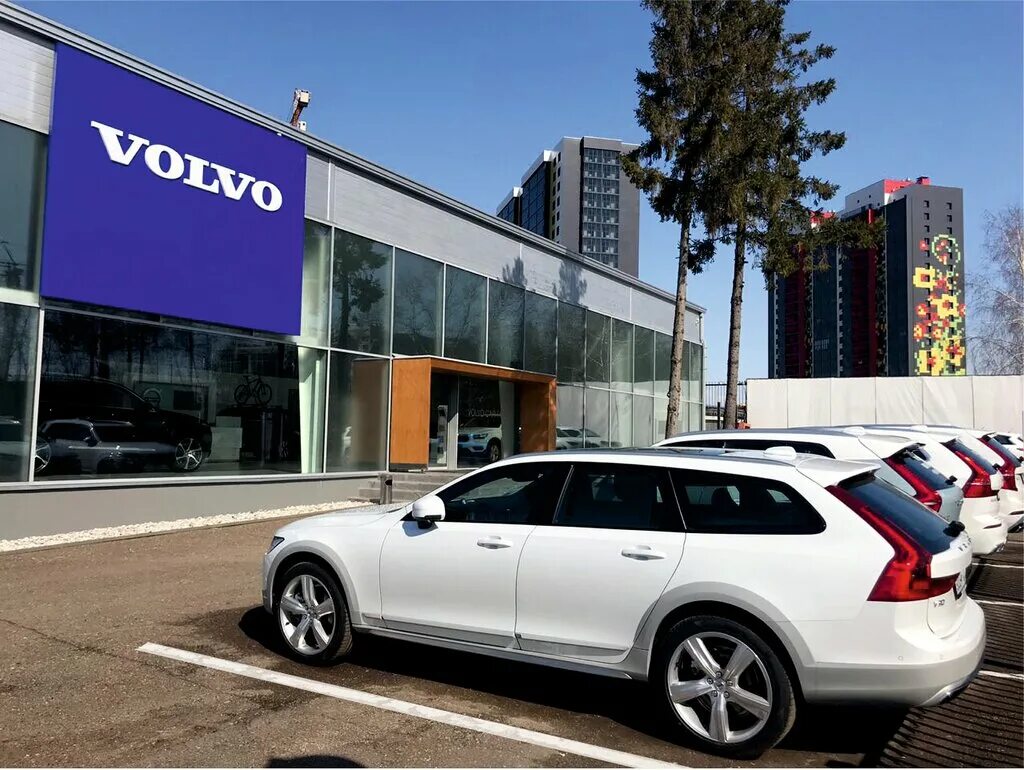 Автосалон караван. Volvo car горки Казань,Родины 1. Volvo car горки. Car gorki Казань Volvo горки. Автосалон Вольво.