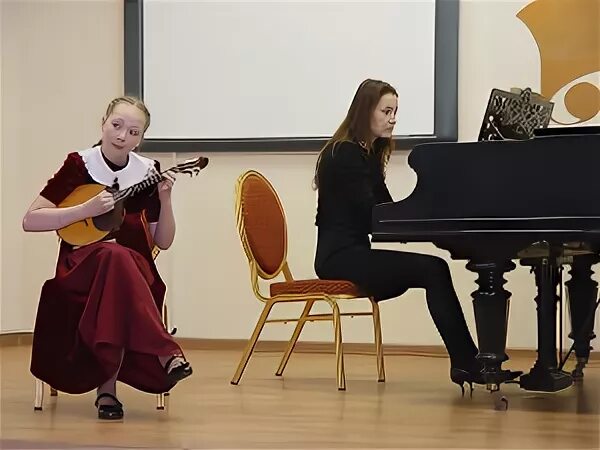 игра на домре. ольга галаева (домра. артём давтян домра новосибирск. шайнурова алана домра. домра музыкальная школа.