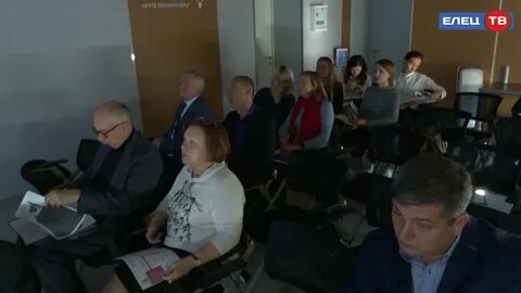 В ельце на месяц