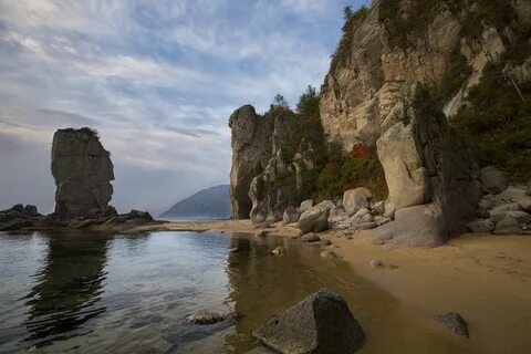 Прибрежная скала