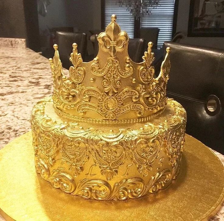 Metallic Gold with Roses Wedding cake photos, Cake designs birthday, Elegant wed